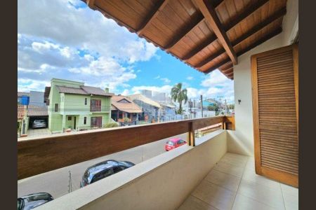 Casa à venda com 150m², 3 quartos e 2 vagasÁrea Externa 