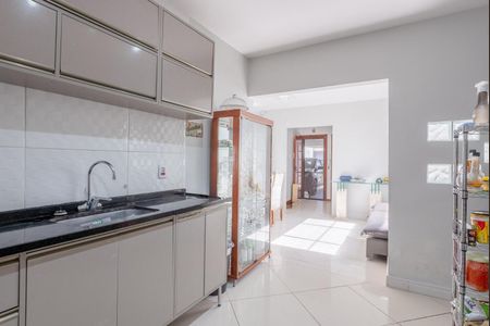 Casa à venda com 306m², 3 quartos e 3 vagasCozinha 