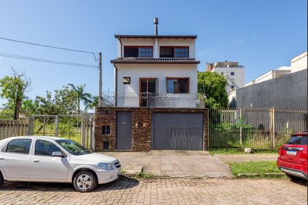 Casa à venda com 306m², 3 quartos e 3 vagasFachada