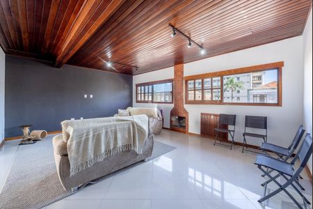 Casa à venda com 306m², 3 quartos e 3 vagasÁrea Externa 