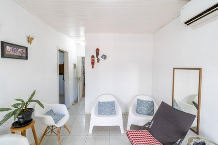 Sala de casa à venda com 2 quartos, 150m² em Restinga, Porto Alegre