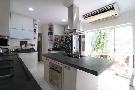 Casa para alugar com 2000m², 4 quartos e 4 vagasCozinha