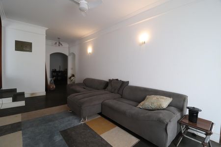 Casa para alugar com 2000m², 4 quartos e 4 vagasSala