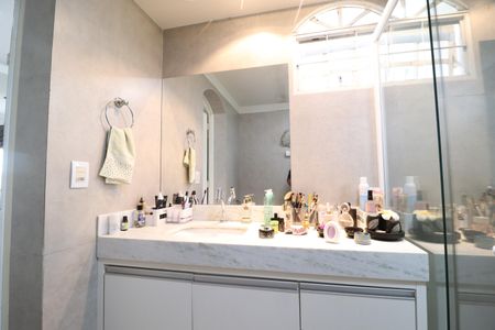 Casa para alugar com 2000m², 4 quartos e 4 vagasBanheiro do Quarto 1