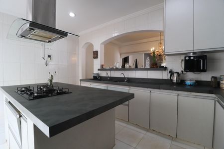 Casa para alugar com 2000m², 4 quartos e 4 vagasCozinha