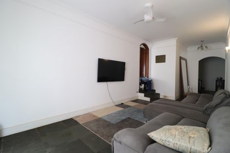 Casa para alugar com 2000m², 4 quartos e 4 vagasSala