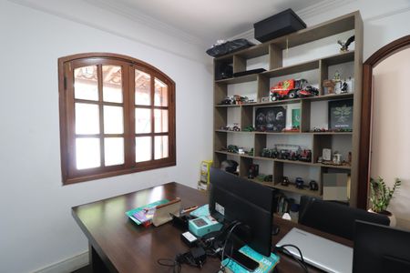 Casa para alugar com 2000m², 4 quartos e 4 vagasEscritório