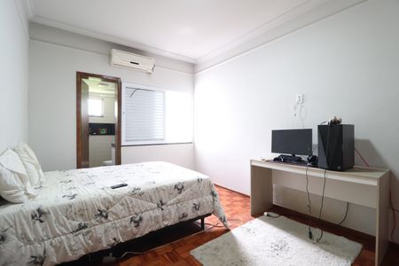 Casa para alugar com 2000m², 4 quartos e 4 vagasQuarto 4 - Suíte