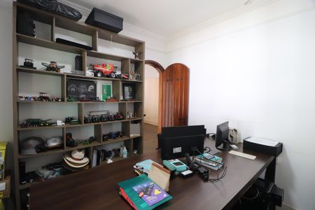 Casa para alugar com 2000m², 4 quartos e 4 vagasEscritório