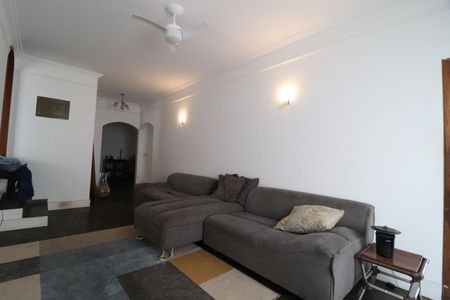 Casa para alugar com 2000m², 4 quartos e 4 vagasSala