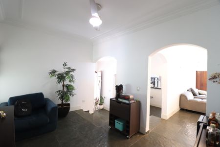 Casa para alugar com 2000m², 4 quartos e 4 vagasSala