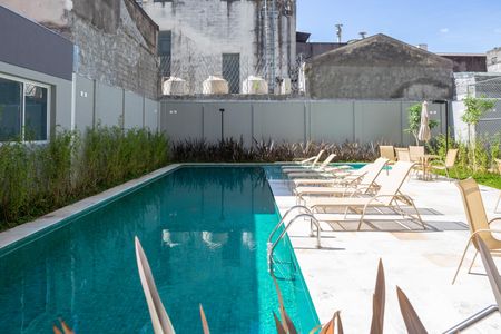 Apartamento à venda com 36m², 2 quartos e sem vagaÁrea comum - Piscina