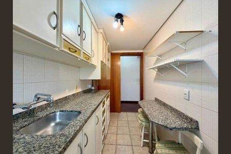 Cozinha  de apartamento para alugar com 2 quartos, 71m² em Menino Deus, Porto Alegre