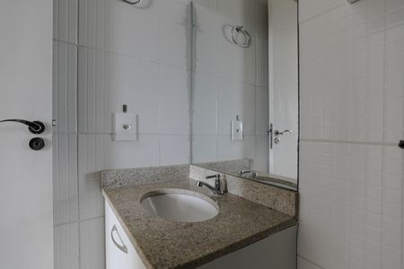 Apartamento para alugar com 70m², 2 quartos e 1 vagaBanheiro - Quarto 2 - Suíte