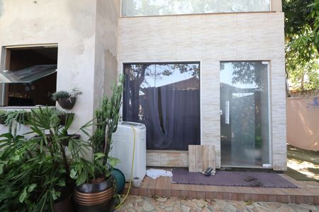 Casa à venda com 484m², 5 quartos e 3 vagasFachada casa 2