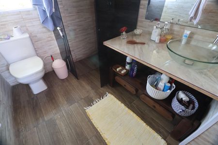 Casa à venda com 484m², 5 quartos e 3 vagasBanheiro/casa 2