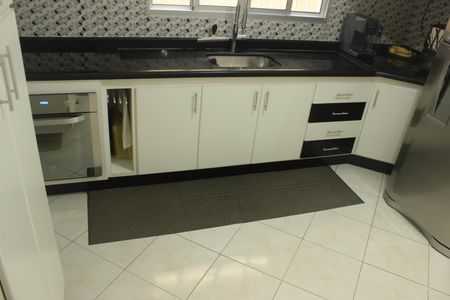 Casa à venda com 280m², 3 quartos e 3 vagasCozinha 