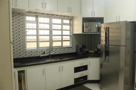 Casa à venda com 280m², 3 quartos e 3 vagasCozinha 