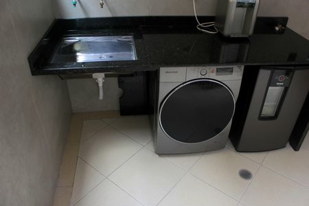 Casa à venda com 280m², 3 quartos e 3 vagasEspaço Gourmet e lavanderia 