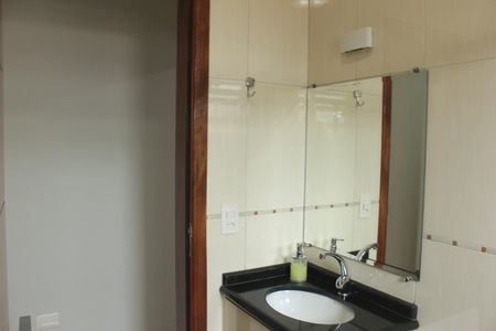 Casa à venda com 280m², 3 quartos e 3 vagasBanheiro social 