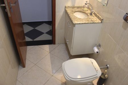 Casa à venda com 280m², 3 quartos e 3 vagasBanheiro social 2