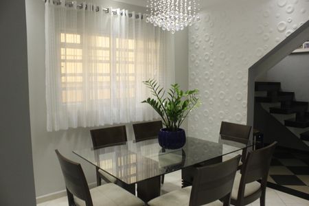 Casa à venda com 280m², 3 quartos e 3 vagasSala de jantar 