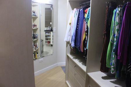 Casa à venda com 280m², 3 quartos e 3 vagasCloset 