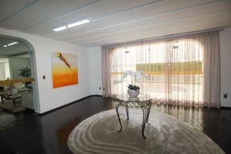 Apartamento à venda com 268m², 3 quartos e 4 vagasHall social