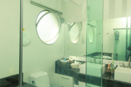 Apartamento à venda com 268m², 3 quartos e 4 vagasBanheiro da Suíte Master