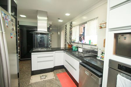 Apartamento à venda com 268m², 3 quartos e 4 vagasCozinha