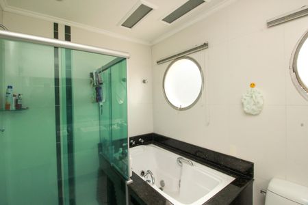 Apartamento à venda com 268m², 3 quartos e 4 vagasBanheiro da Suíte Master