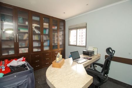 Apartamento à venda com 268m², 3 quartos e 4 vagasEscritório