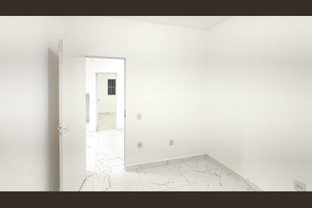 Quarto 1 de kitnet/studio para alugar com 2 quartos, 35m² em Vila Rubi, São Paulo