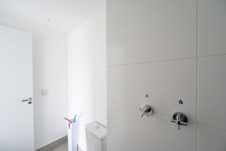 Apartamento à venda com 74m², 2 quartos e 1 vagaBanheiro do Quarto 2