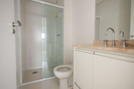 Apartamento para alugar com 66m², 2 quartos e 1 vaga Apartamento para alugar com 66m², 2 quartos e 1 vagaBanheiro Corredor