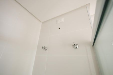 Apartamento para alugar com 66m², 2 quartos e 1 vaga Apartamento para alugar com 66m², 2 quartos e 1 vagaBanheiro Corredor