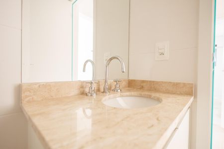 Apartamento para alugar com 66m², 2 quartos e 1 vaga Apartamento para alugar com 66m², 2 quartos e 1 vagaBanheiro Corredor