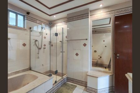 Casa para alugar com 179m², 3 quartos e 3 vagasBanheiro da Suíte