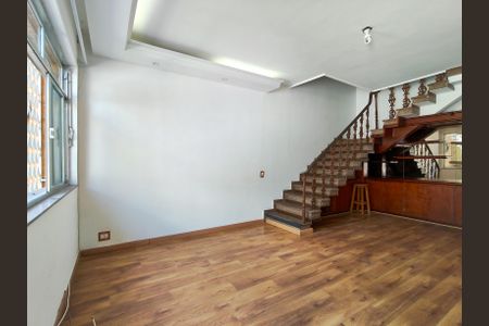 Casa para alugar com 179m², 3 quartos e 3 vagasSala