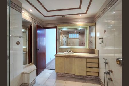 Casa para alugar com 179m², 3 quartos e 3 vagasBanheiro da Suíte