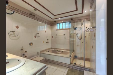 Casa para alugar com 179m², 3 quartos e 3 vagasBanheiro da Suíte