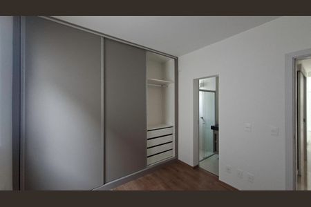 Apartamento para alugar com 106m², 3 quartos e 2 vagas Apartamento para alugar com 106m², 3 quartos e 2 vagasQuarto
