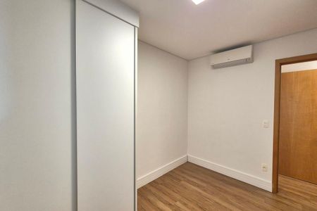 Apartamento à venda com 112m², 3 quartos e 2 vagasQuarto 1 