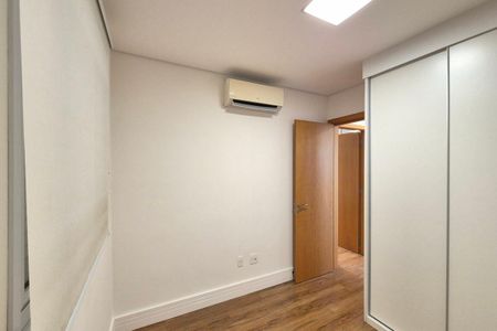 Apartamento à venda com 112m², 3 quartos e 2 vagasQuarto 2 