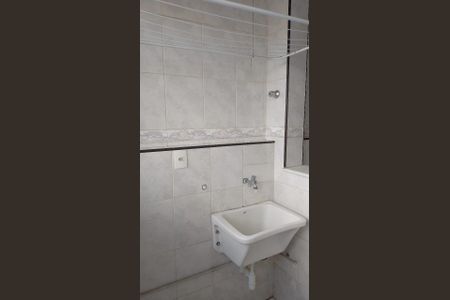 Área de serviço de apartamento para alugar com 2 quartos, 55m² em Cezar de Souza, Mogi das Cruzes