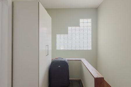 Casa à venda com 170m², 4 quartos e 2 vagasCorredor