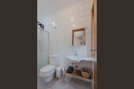 Casa à venda com 170m², 4 quartos e 2 vagasBanheiro da Suíte