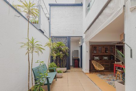 Casa à venda com 170m², 4 quartos e 2 vagasQuintal