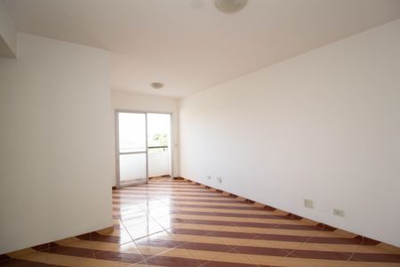 Apartamento à venda com 74m², 3 quartos e 1 vaga Apartamento à venda com 74m², 3 quartos e 1 vagaSala