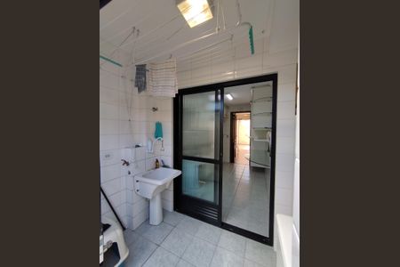 Casa à venda com 120m², 3 quartos e 2 vagas Casa à venda com 120m², 3 quartos e 2 vagasÁrea de Serviço